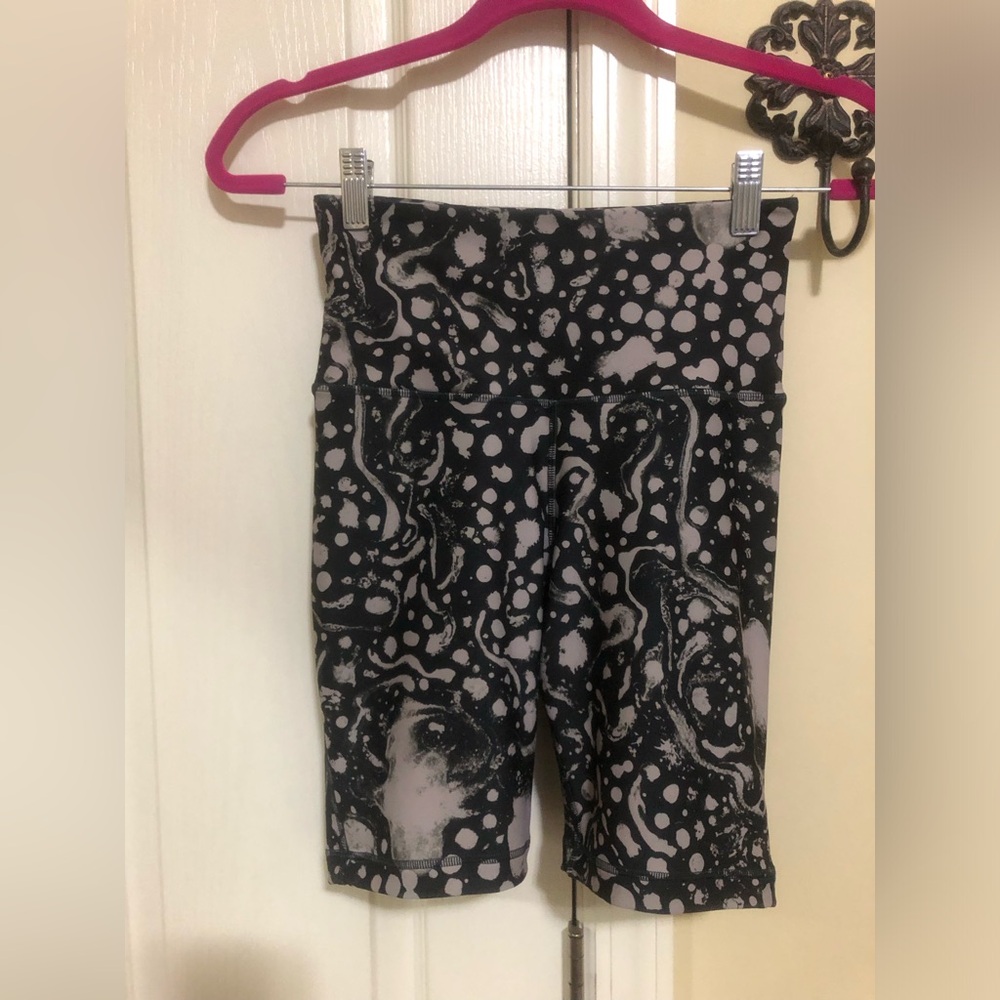 Reebok high waisted Biker Shorts 7” in size XS. New without a tag.